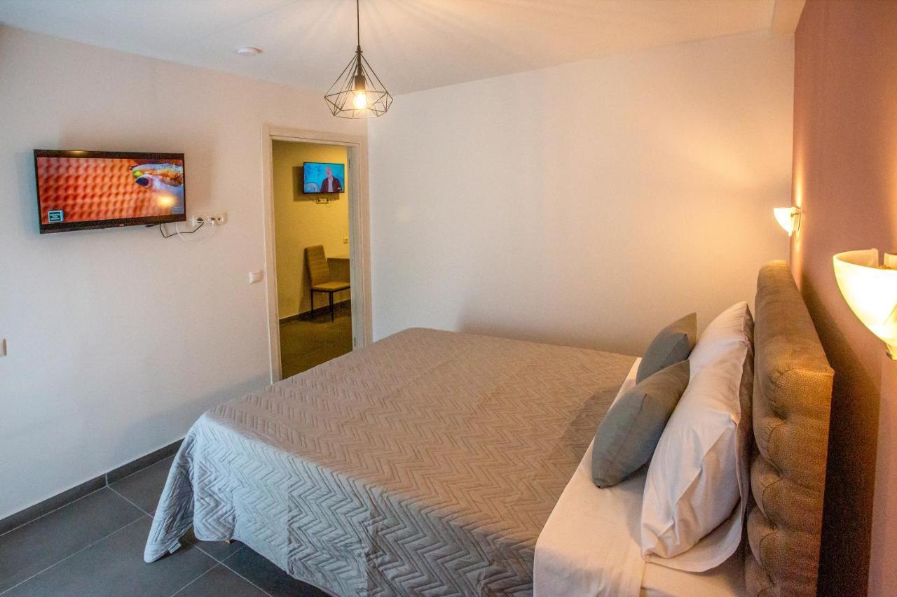 Hotel de apartamente Privileged Néa Péramos